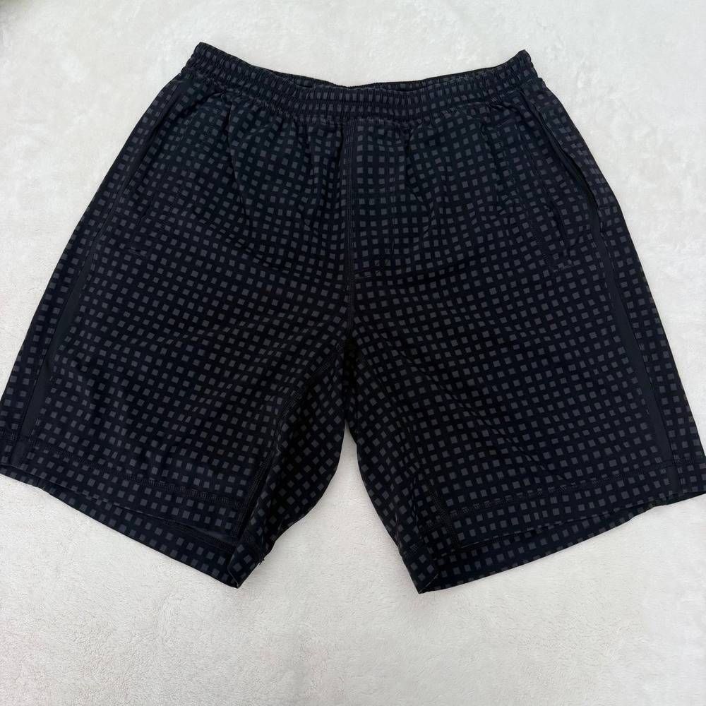Lululemon Mens Pace Breaker Shorts Black Grey Grid Checkered Size L Athletic